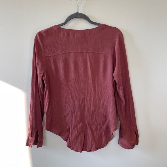 A.N.A. Rose Crepe Twist Hem Button Down S - Picture 4 of 10
